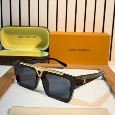 Loui vuittion 1984_black_gold