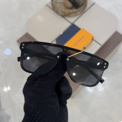 Louiis_Vuitton_1082 Black