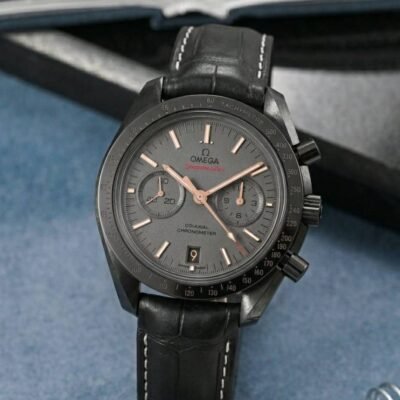 Omegha speedmaster dark side of the moon sedna
