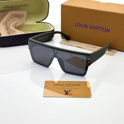 luois vuton 1982 green lv print