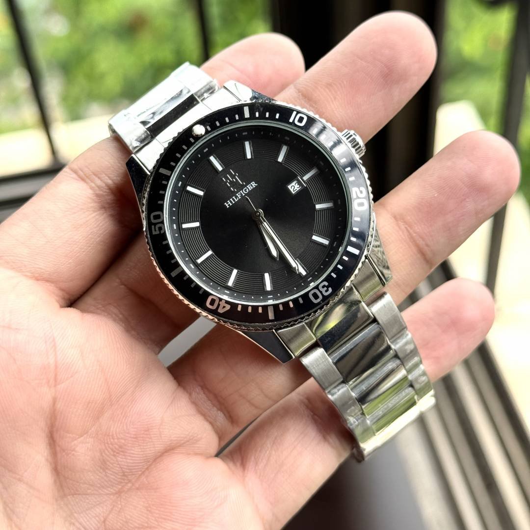 Tommy_Hilfige_Silverblack_098