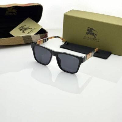 Burberr 4395 black
