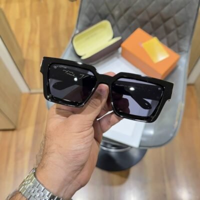 Loui vuitton millionaire black gold