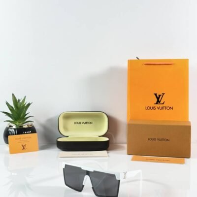 Loui Vuitton 1012 White Black