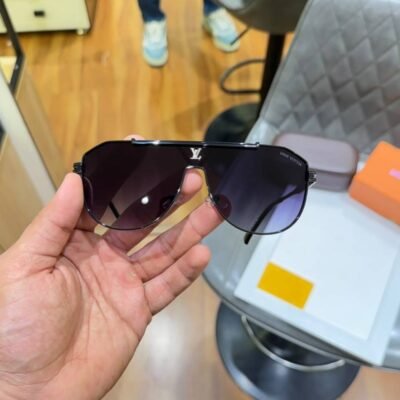 Loui vuitton 22295 black shaded