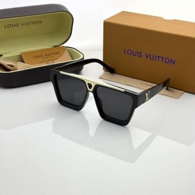 Loui Vuitton 1502 golden black