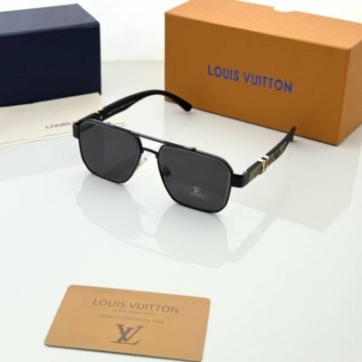 Loui Vuitton 24022 black black
