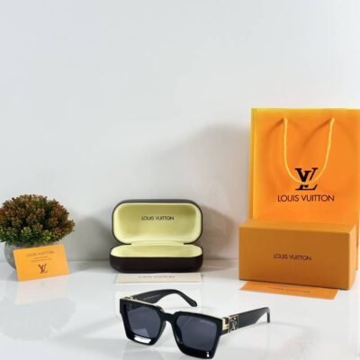 Loui Vuitton 96006 Gold Black