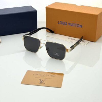 Loui Vuitton 23022 golden black