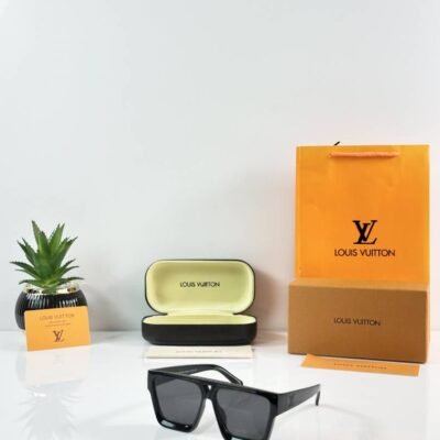 Loui Vuitton 1502 Shine Black